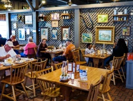 Cracker Barrel: Thanksgiving Dinner, Menu & Holiday Hours